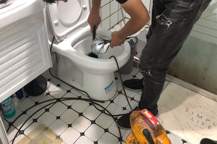漠河马桶堵塞自己疏通还是找师傅?专业上门服务让你省时更省心
